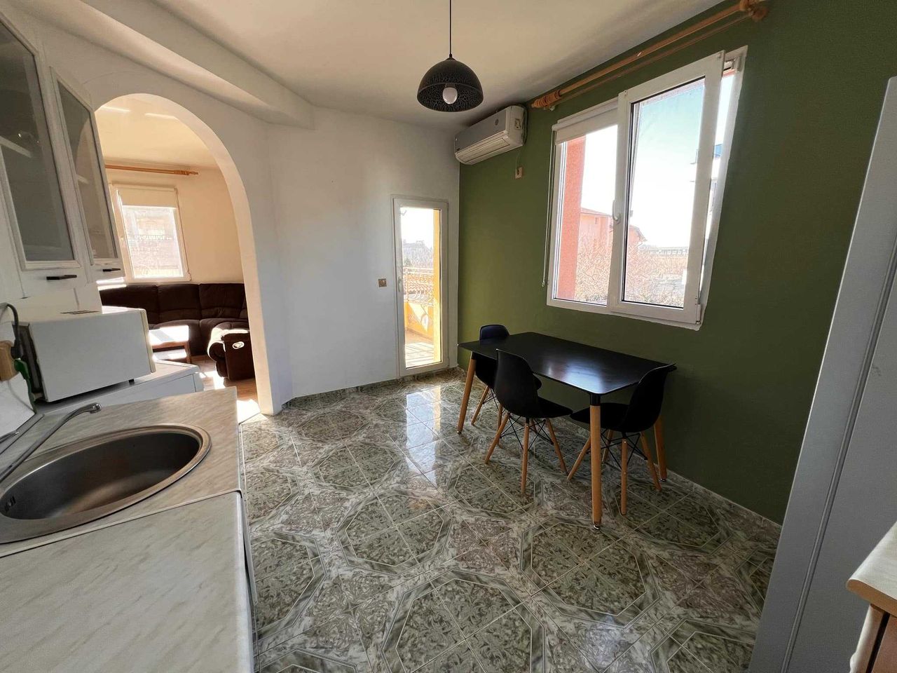 Дава се под наем Тристаен апартамент в София, Обеля - 105 кв.м за 600 € - Снимка #1