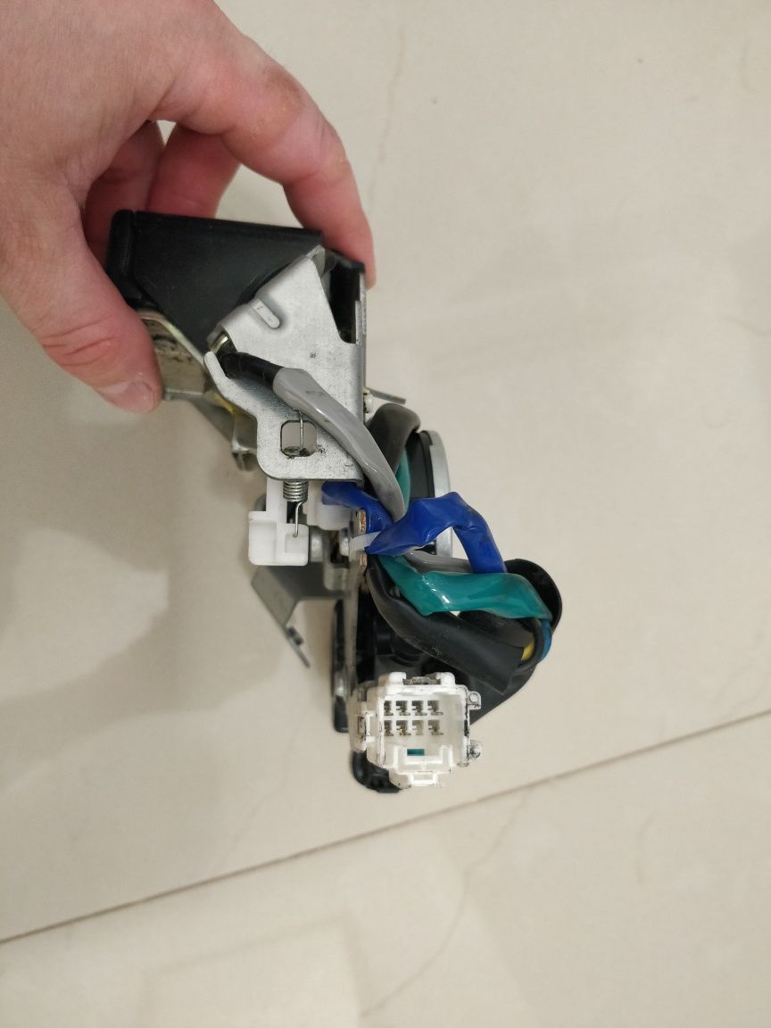 Broasca inchuietoare portbagaj Mazda CX30 830100-1120