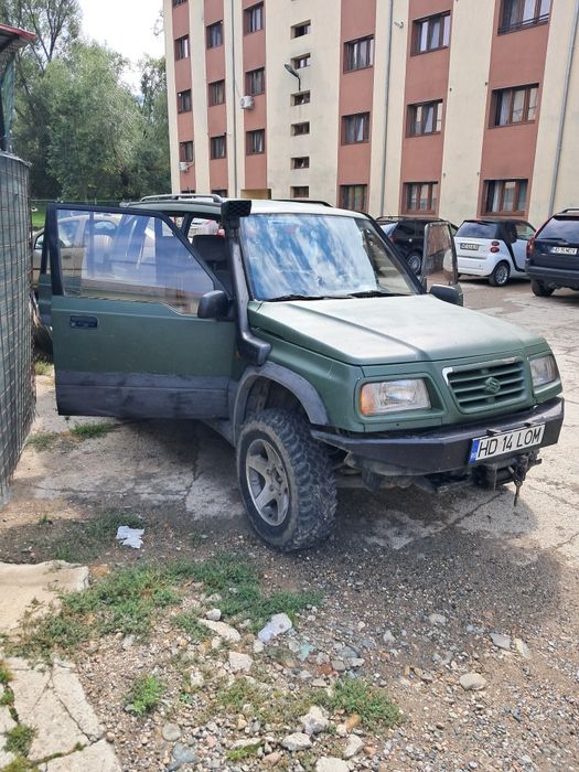 Vând Suzuki Vitara 2.0   V6  1995 Benzină