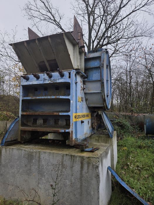 Concasor cu falci 1100×600