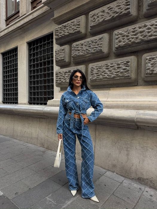 Уникален дънков сет наличен в размер M и L