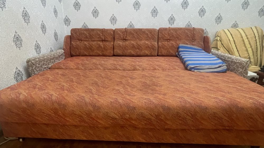 Срочно продаётся раскладной диван-кровать.ТОРГ УМЕСТЕН!