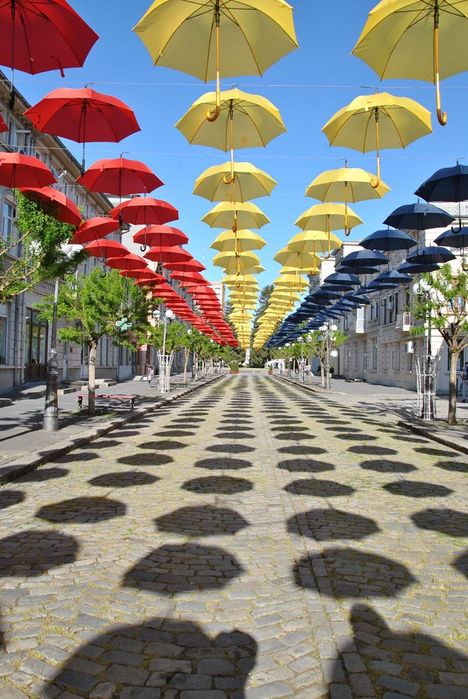 Închiriez AP. 2 camere  în centrul Brăilei , lângă teatrul M. Filotti