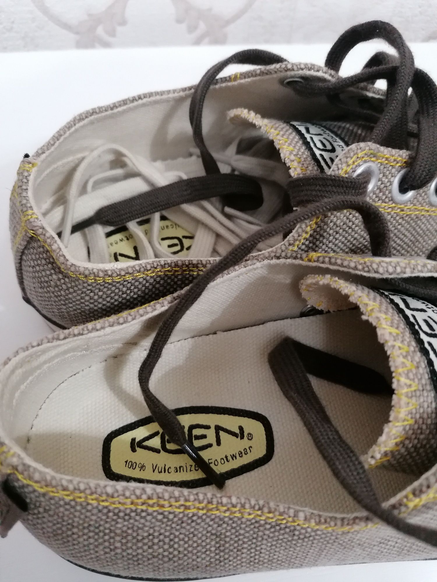 Продам кеды KEEN