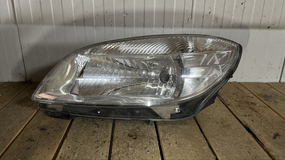 Ляв фар Skoda Fabia 2 Roomster