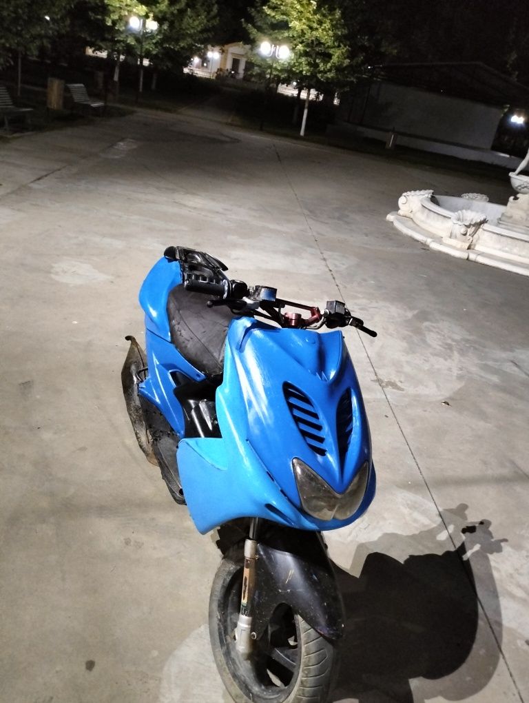 Vând scuter Yamaha Aerox