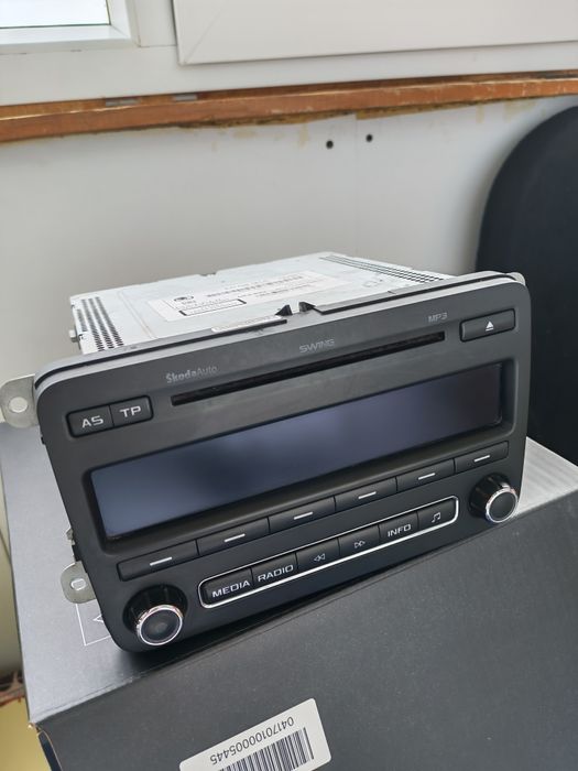 Продам родную магнитолу SKODA, Volkswagen