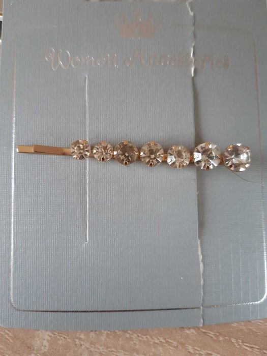 Фиба за коса с камъчета