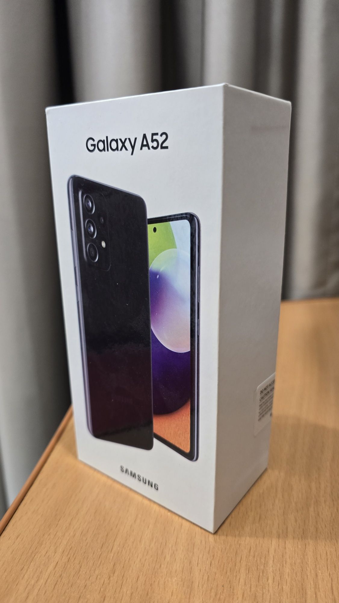 Samsung A52 смартфон