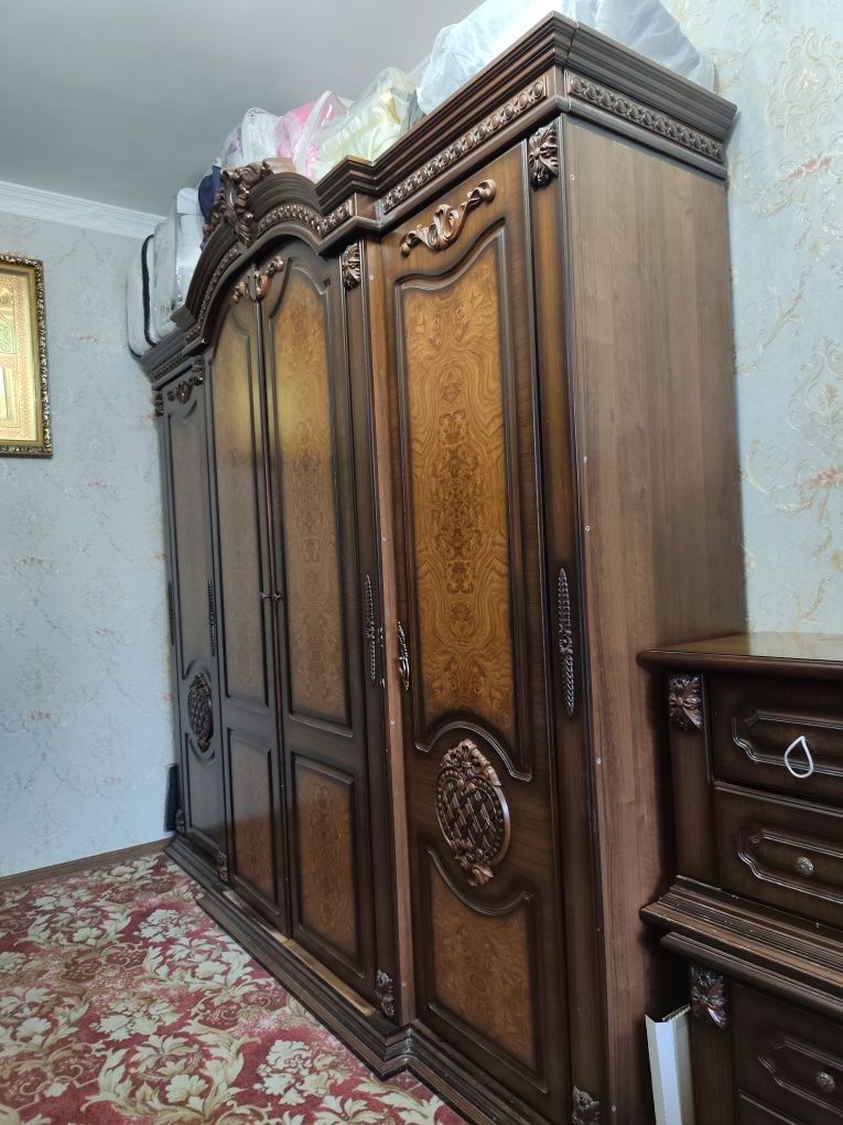 Spalniy mebel nabor sotiladi holati yaxshi hamma narsalari bor