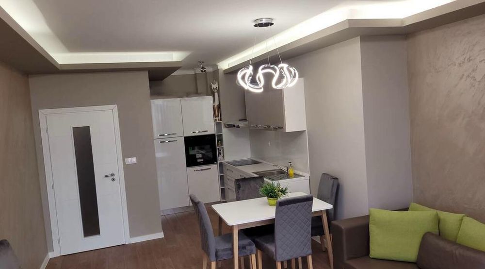 Дава се под наем Двустаен апартамент в Пловдив, Въстанически - 78 кв.м за 400 € - Снимка #1