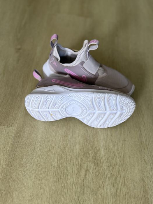 Vand adidas nike 29,5 marime