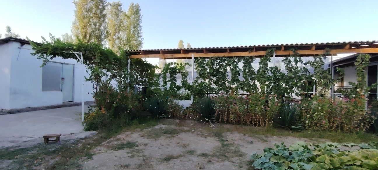 Продам свой дом от Рохат круга 15 километров.