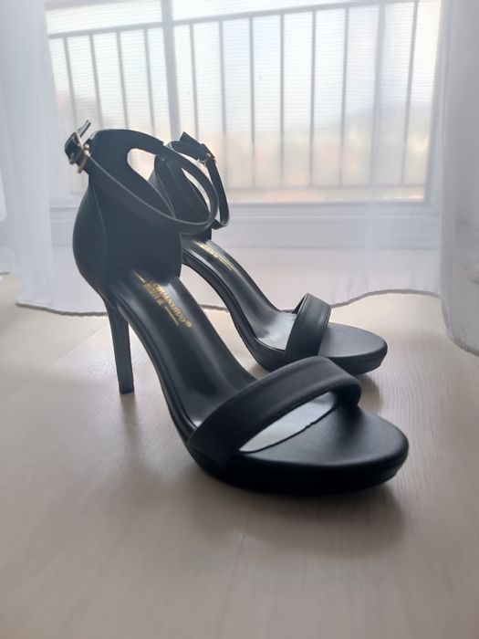 Sandale cu toc mărimea 36