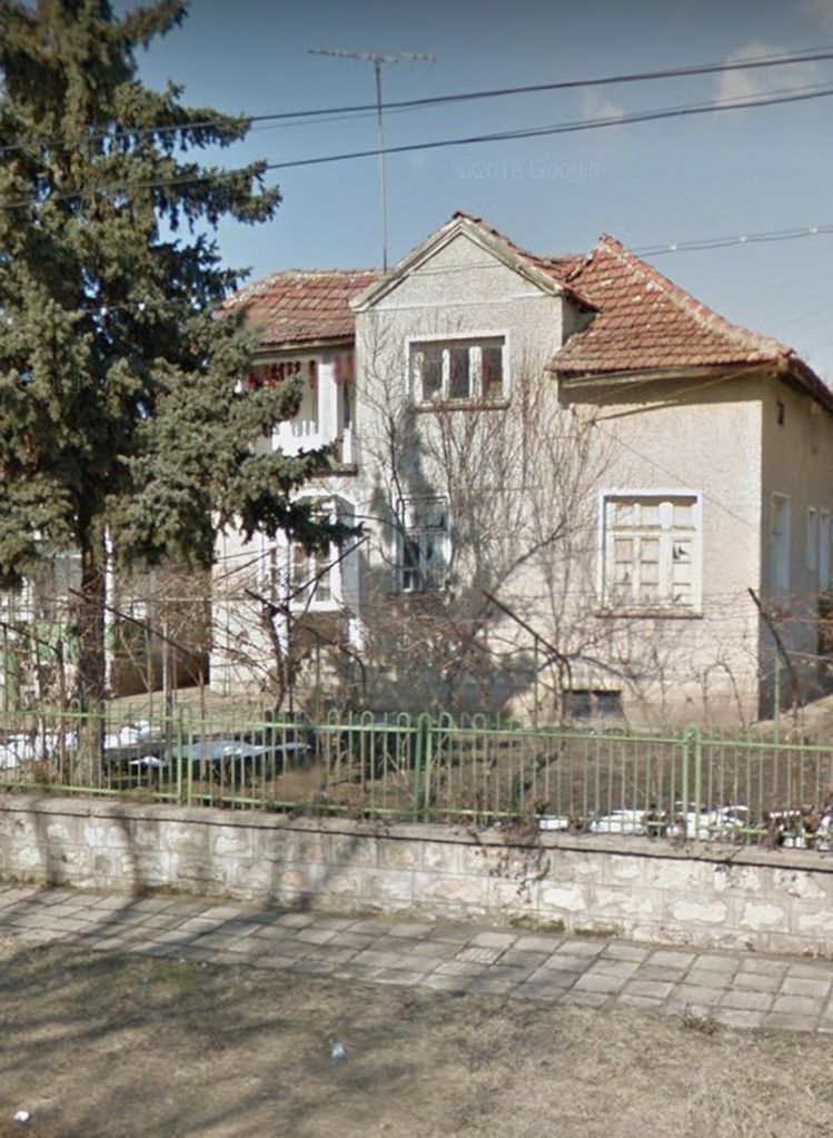 Продава се Къща в с. Михайлово, Област Враца - 200 кв.м за 39 €/кв.м - Снимка #2