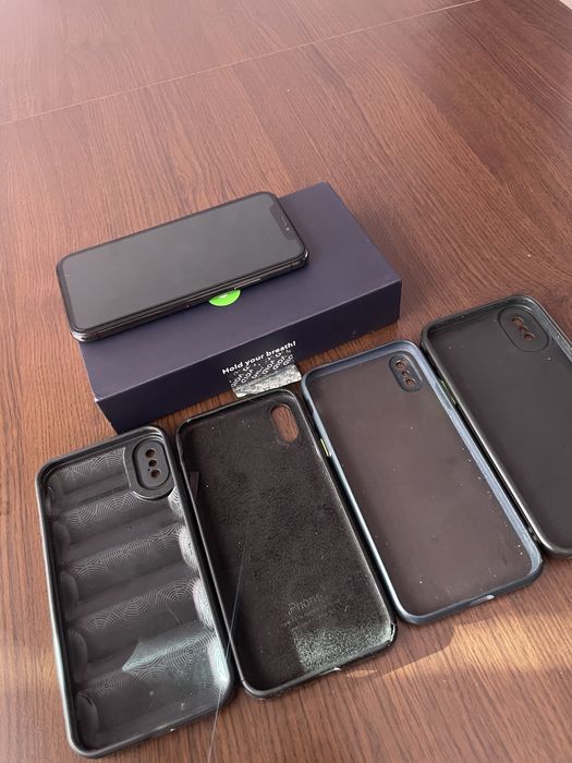 Iphone XS + подарък 4 калъфа