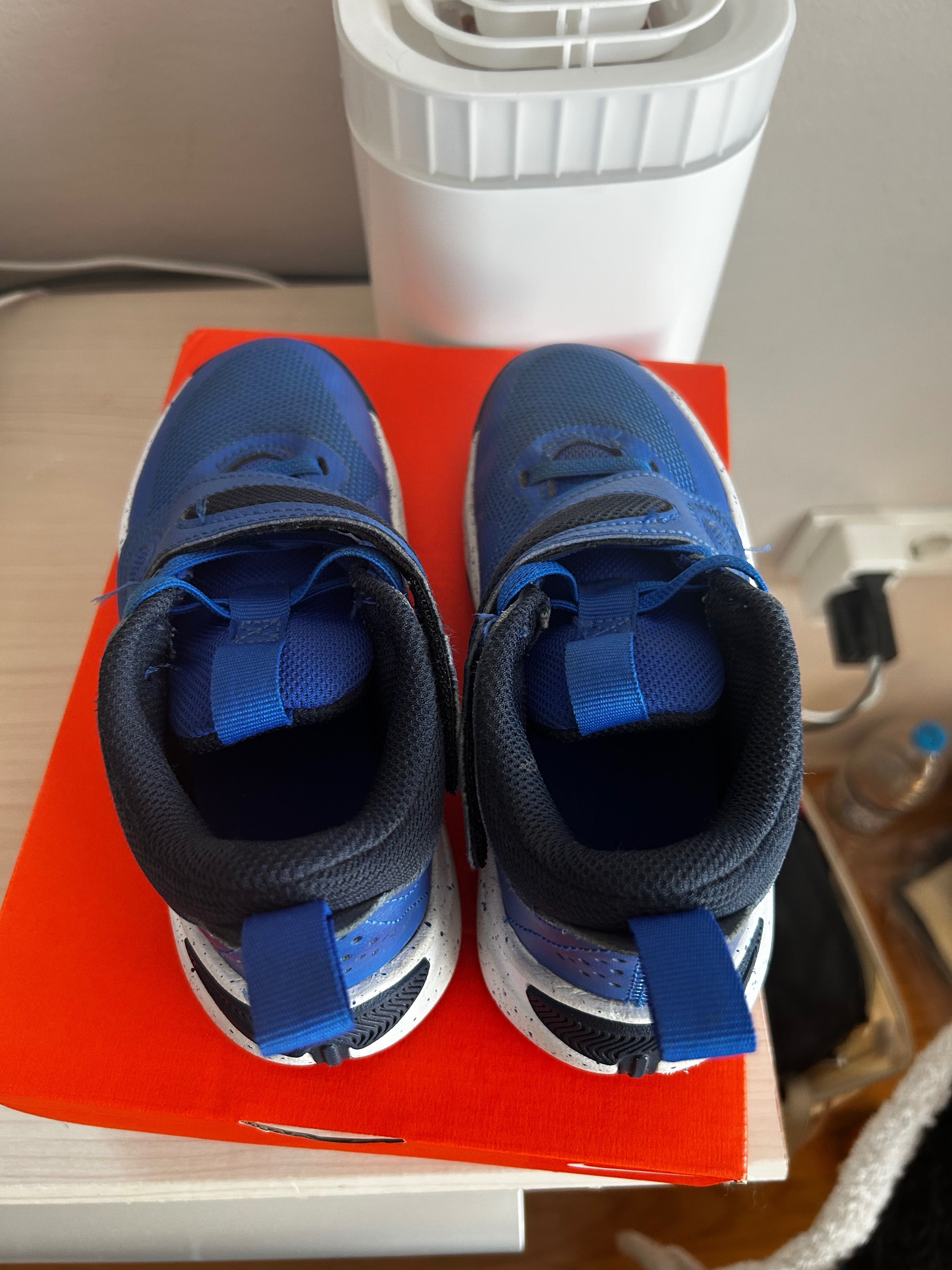 Продавам много запазени оригинални маратонки Nike – втора ръка