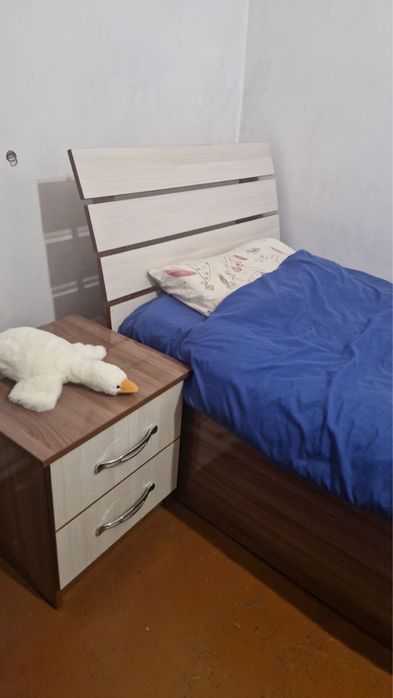 Продается односпальная кровать с тумбой