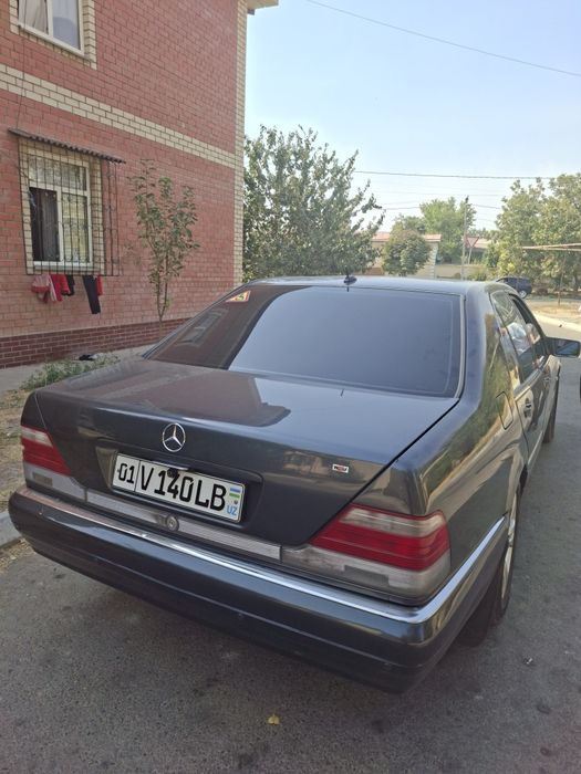 Mercedes-Benz S-class W140