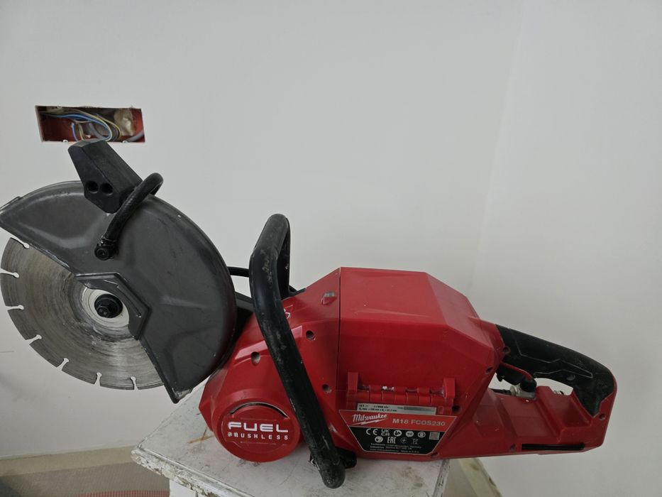Milwaukee FCOS230 
MILWAUKEE M18 FCOS230