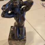 Statueta nud din bronz pe soclu de marmura, semnata.