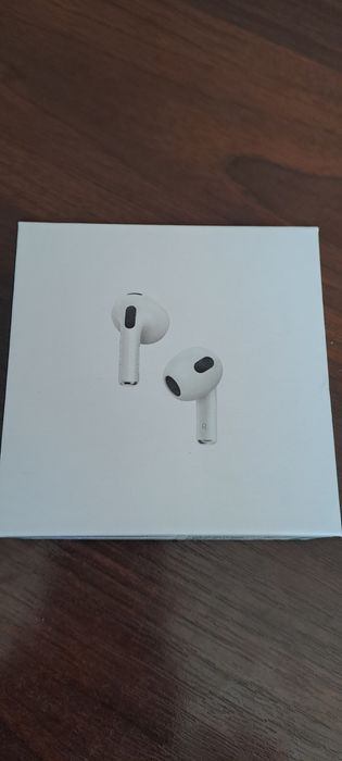 Продам AirPods новые