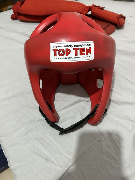 Каска Topten и екипировка