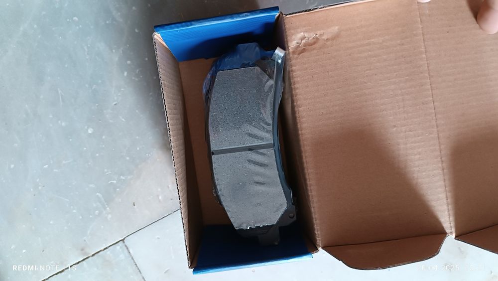 Исузу D-MAX Тормыз накладка передный