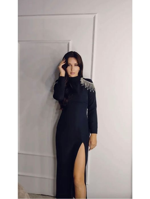 Продам красивое платье,не дорого!

1. *Элегантное