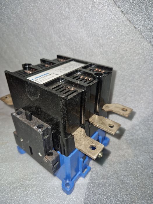 Пускатель электромагнитный ПМ12