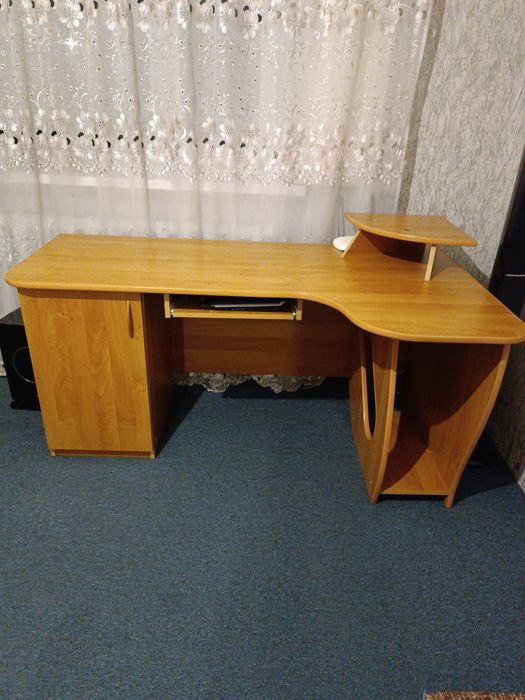 Продам ученический стол