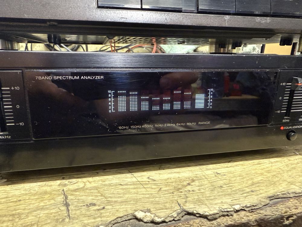 Sony SEQ-411 Еквалайзер