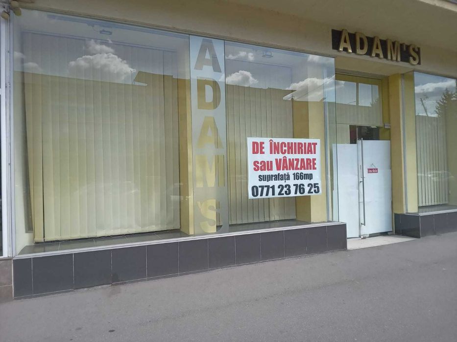 Vând spatiu comercial in centrul Devei