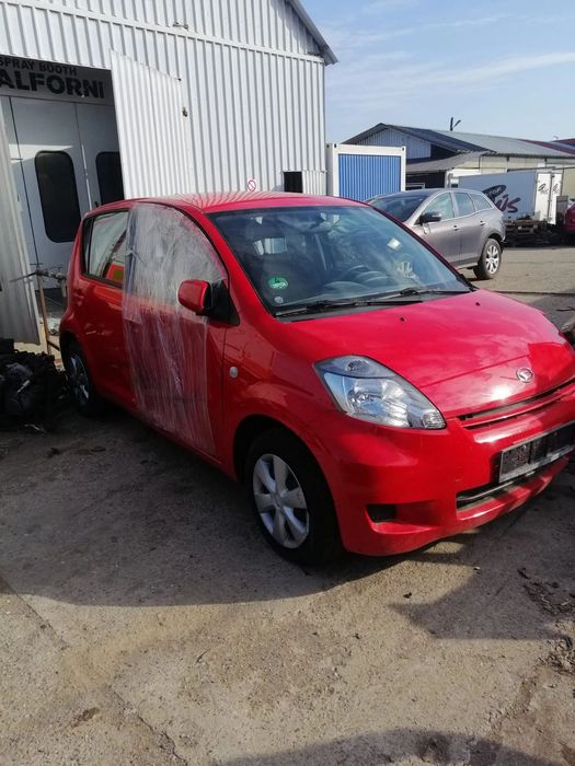 Dezmembrez Daihatsu Sirion