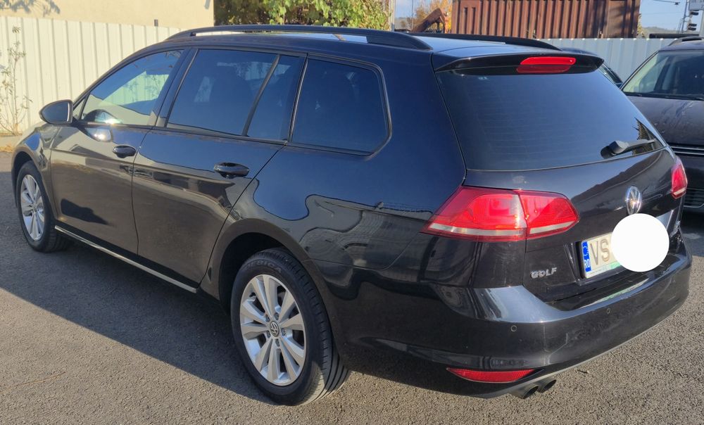 Vând Volkswagen Golf 7 / roți iarnă CADOU