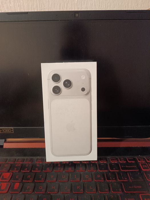 Продам айфон 17 про макс 256гб, новый , запечатанный в коробке, оригин