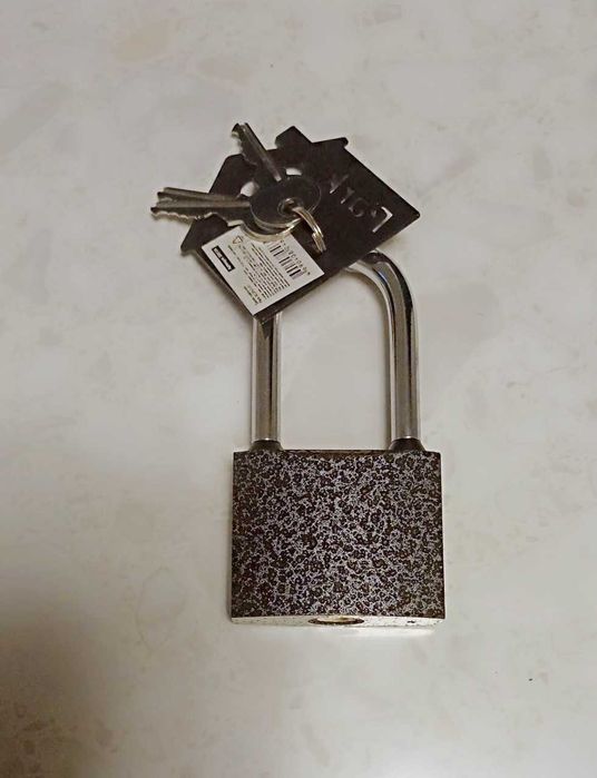 Замки дверной накладной и навесной