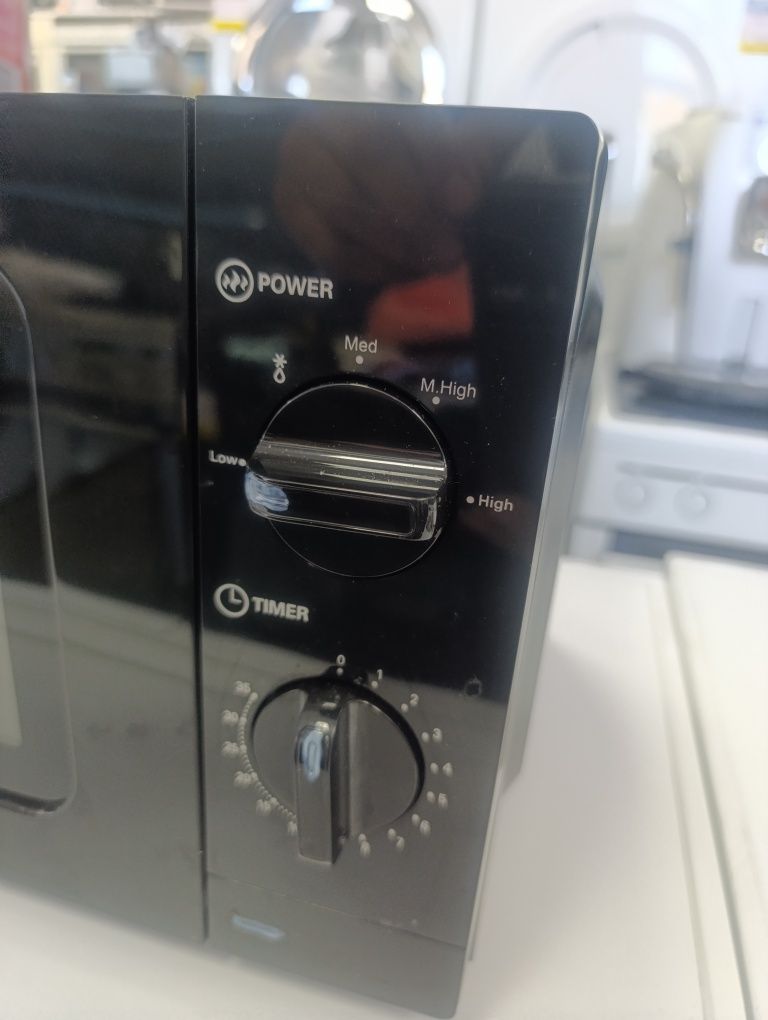 Микровълнова фурна OK 20L 700W Черна