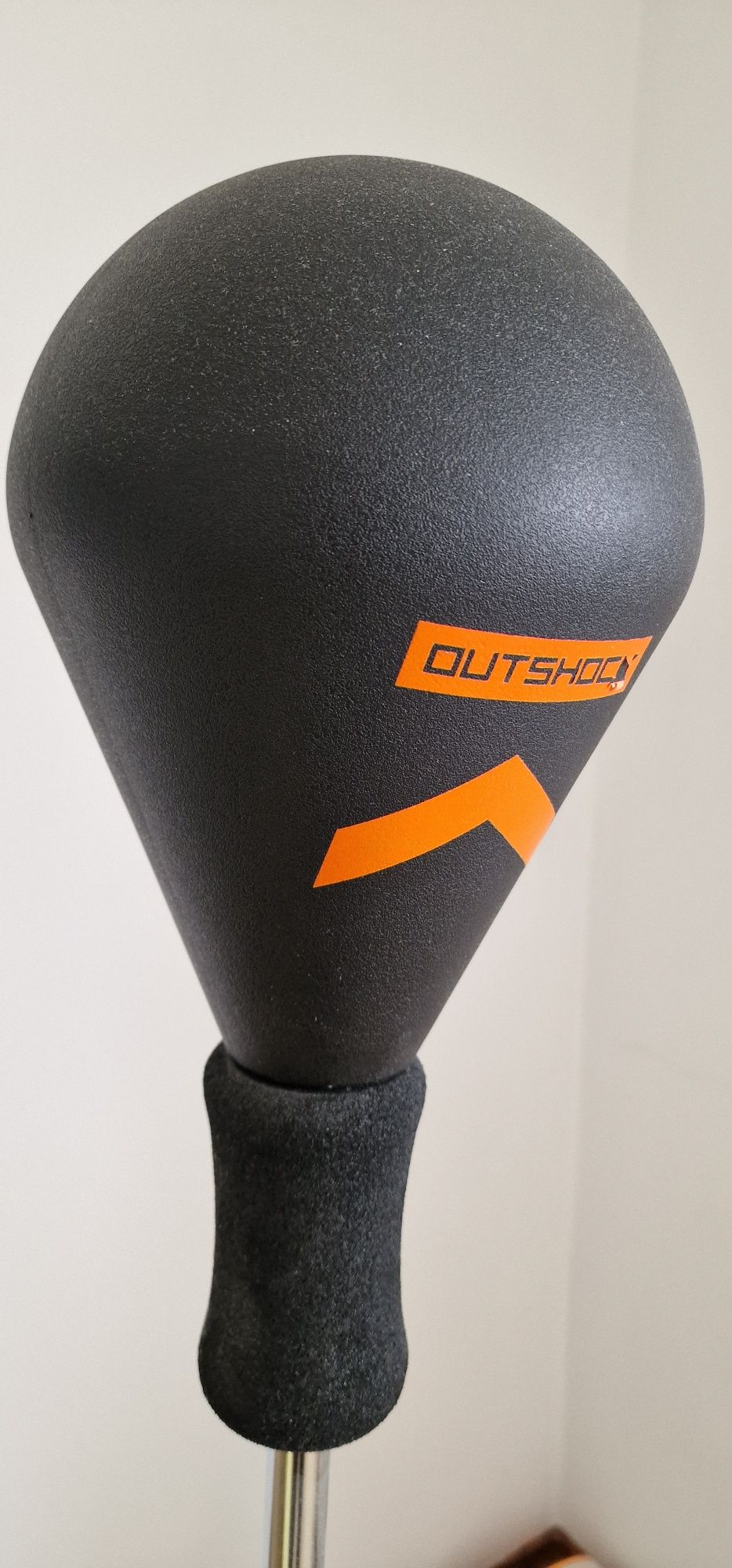 Vând sac de box (punching ball)
