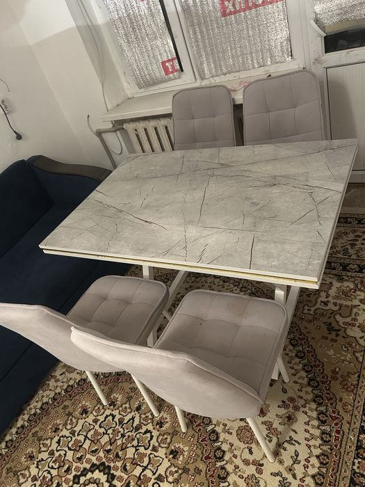 Стол стулья продается почти новый