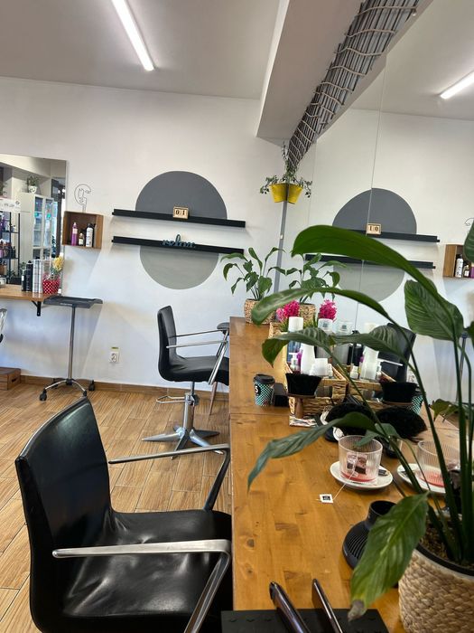 inchiriez post / scaun coafor ( hairstylist salon înfrumusetare )