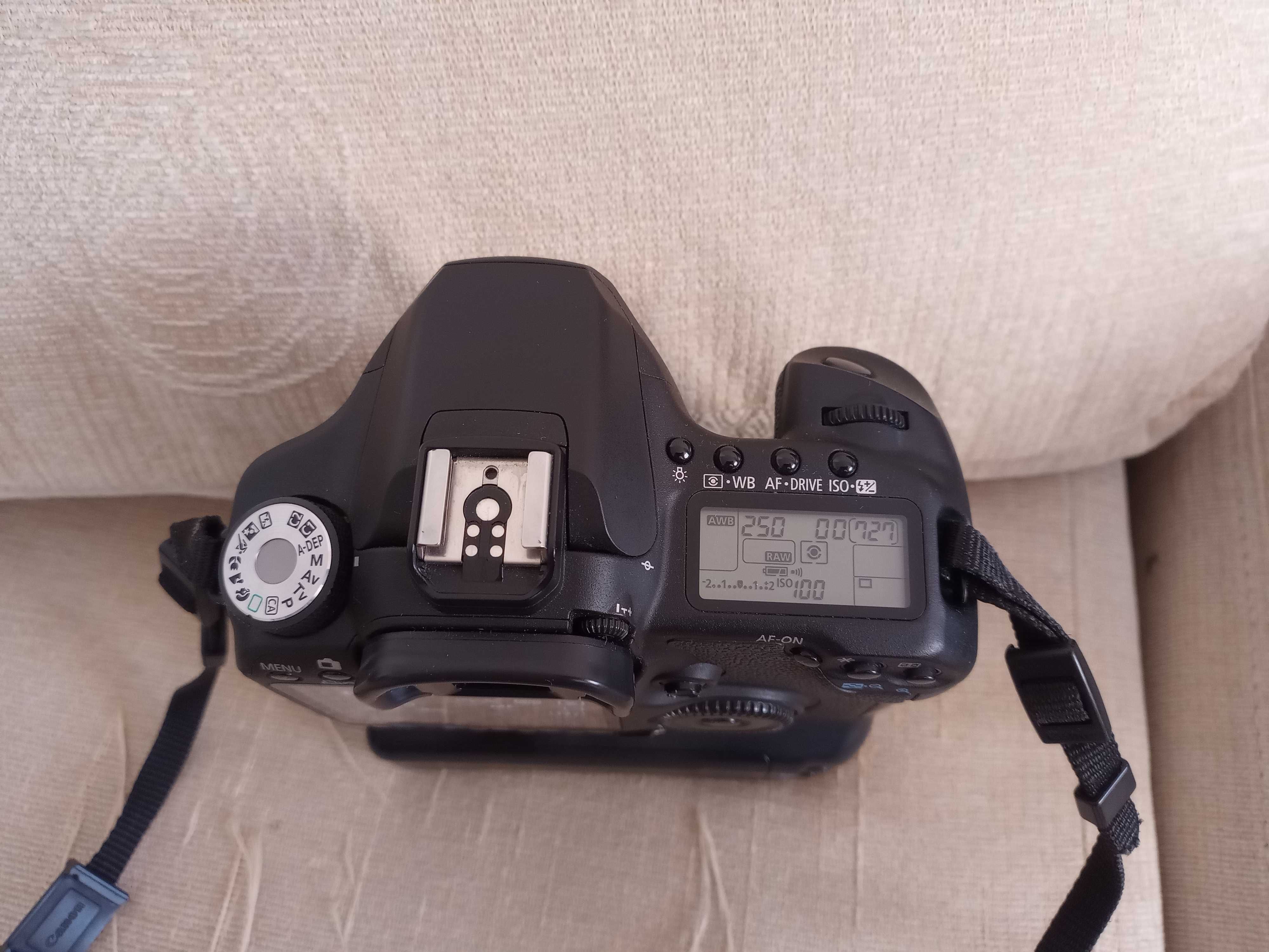 Canon 50D тяло с грип