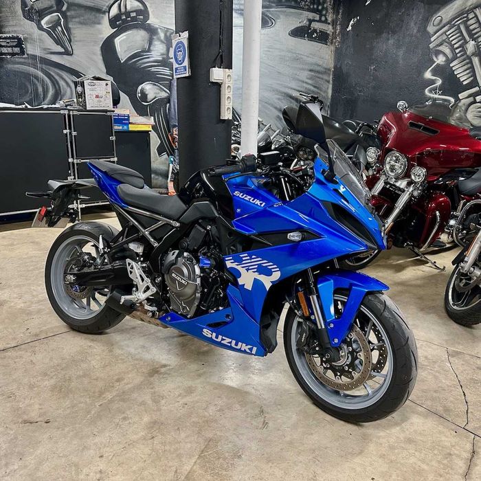 De vanzare - GSX8R Suzuki