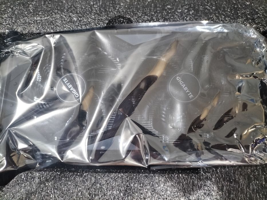 Продам видеокарту Gtx 1660 Super