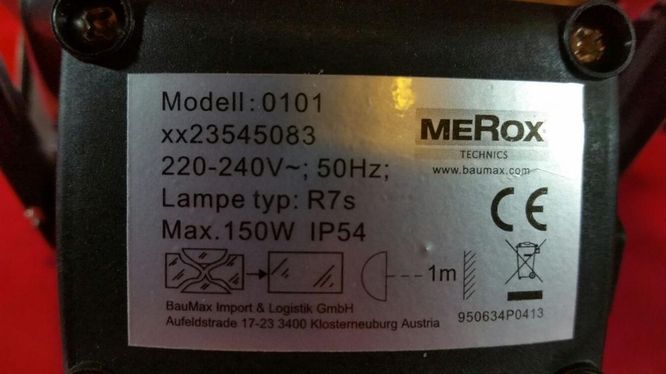 Proiector simetric halogen 120/150 W MEROX cu bec 120 W - NOU - 25 Lei