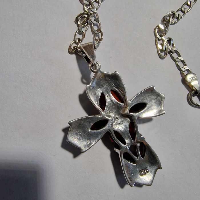 Pandativ masiv/lant cu cruce argint 925 cu granate si marciste natural