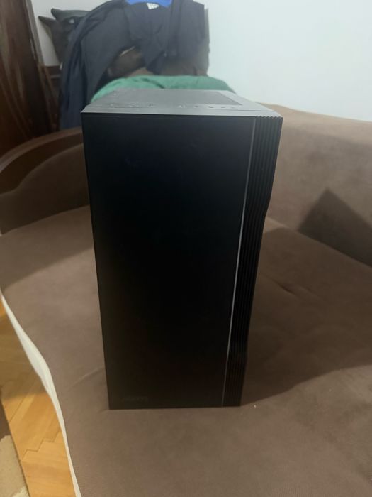 Pc second hand nu merge un ventilator(cel din carcasa)