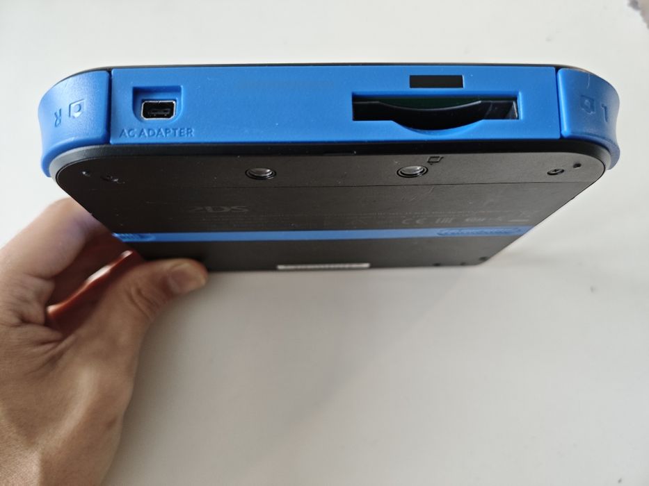 Nintendo 2DS конзола
