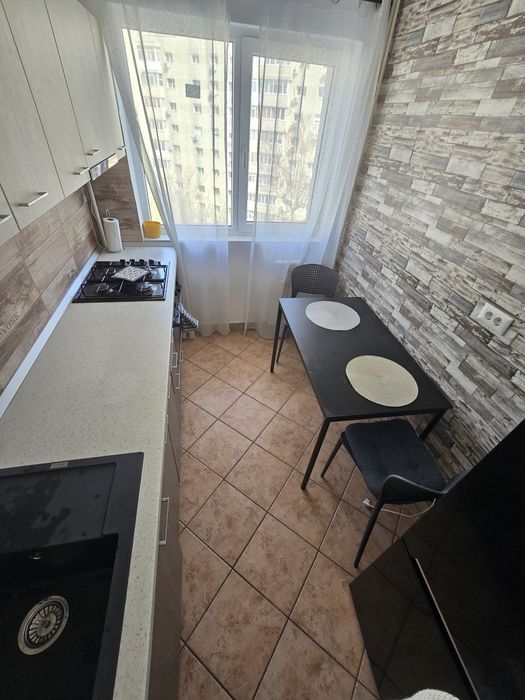 Inchiriez apartament 3 camere Veteranilor Lujerului