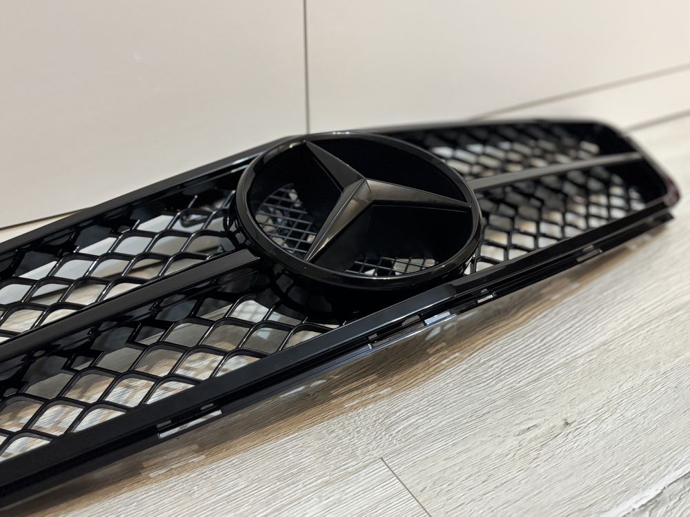 AMG маска решетка за Mercedes W204 C-class 2007-2014